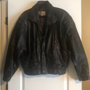 Vintage leather bomber!